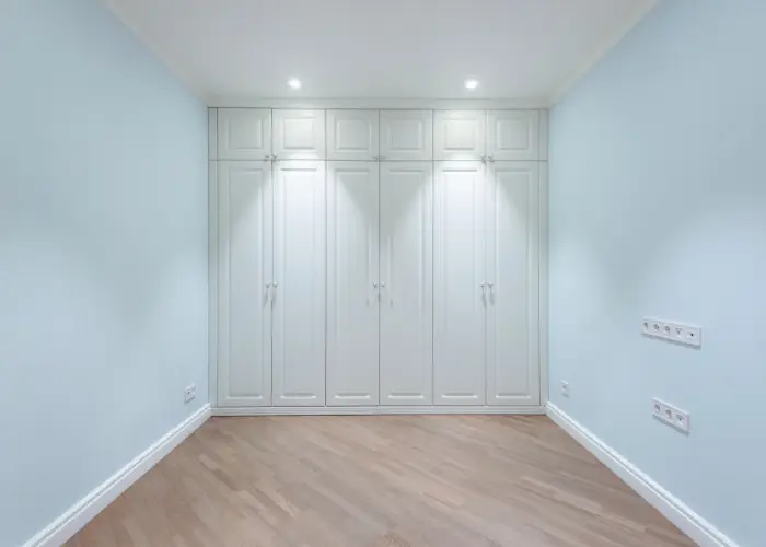 Luxury modern built in wardrobe layout